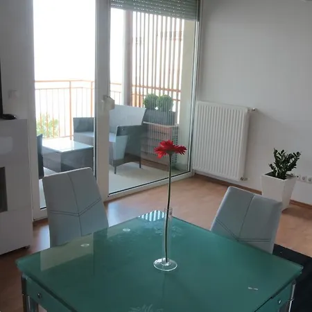 Csenge Apartman *